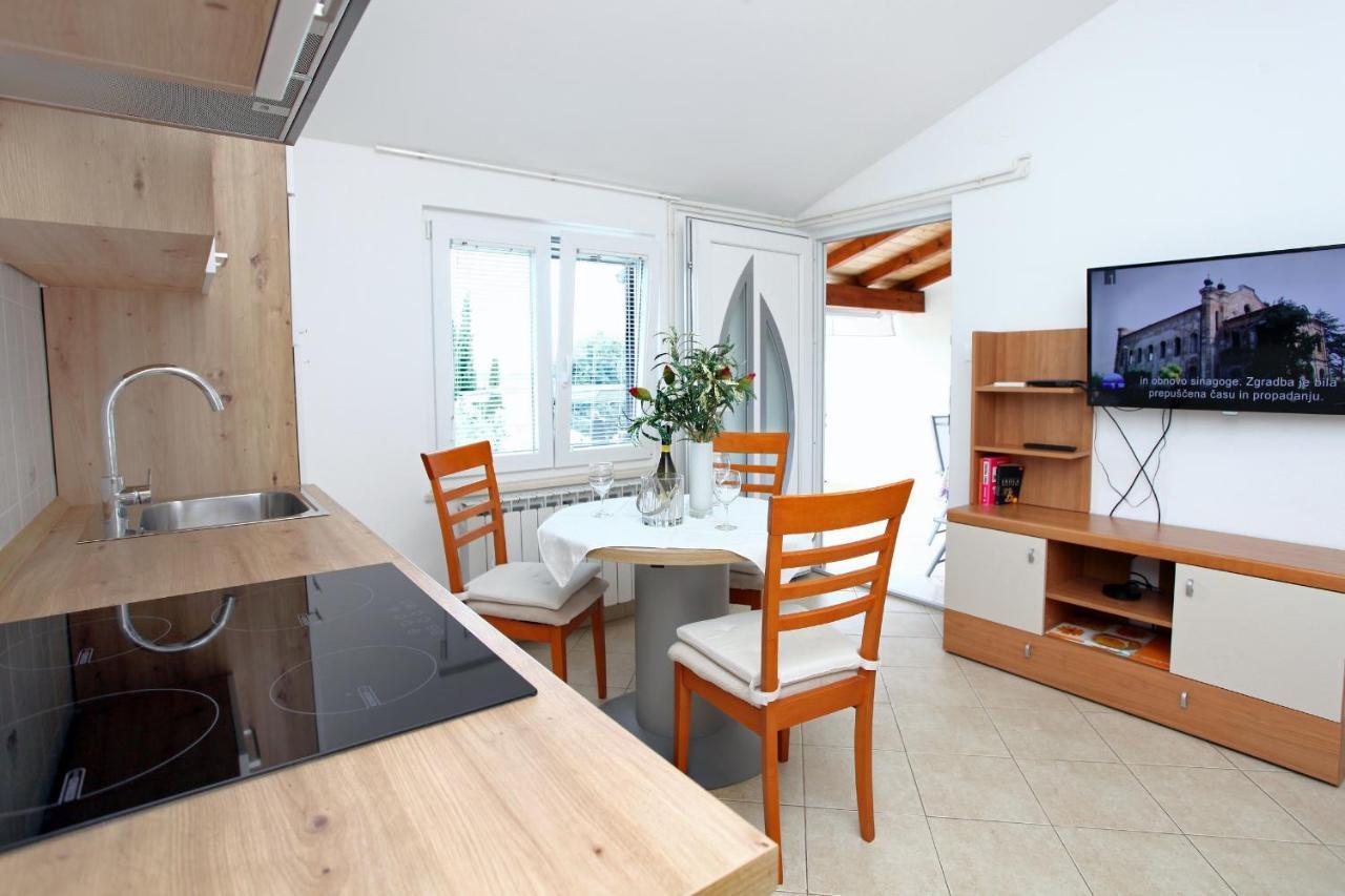 Sea View Apartments Portoroz Zm Bagian luar foto